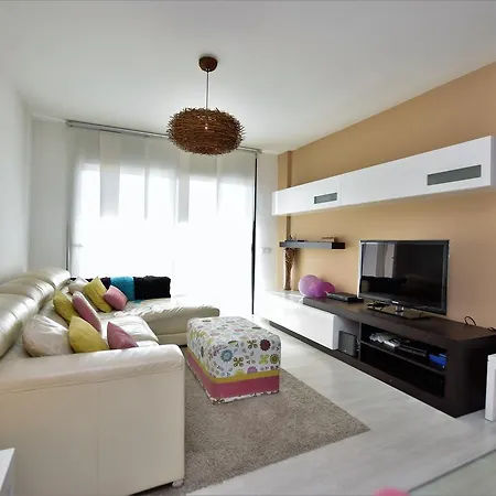 Homeholidaysrentals Rieral Апартаменти *