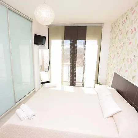 Homeholidaysrentals Rieral Апартаменти *